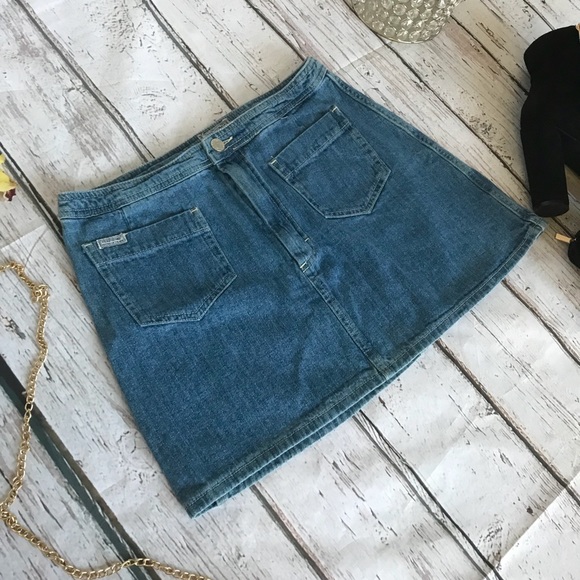 ‼️💥VINTAGE Fendissime Italian jean skirt! - Picture 3 of 8